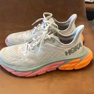 Hoka Clifton edge